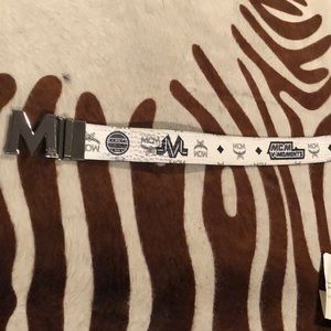 MCM Moments belt